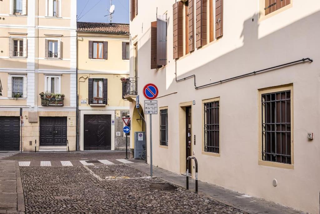 Enjoy Home - Studio Vicino Al Teatro Verdi Padua Exterior foto